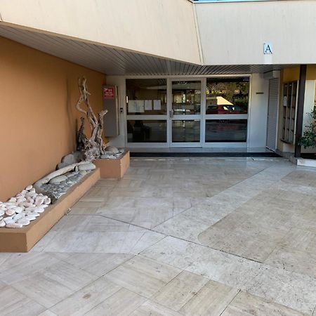 Merazur Frejus Bagian luar foto